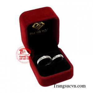 Nhẫn cưới vàng trắng sâu đậm chất lượng.