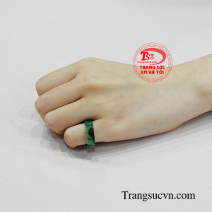 Nhẫn Jadeite thiên nhiên