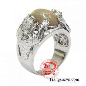 Nhẫn nam opal tuổi dần lịch lãm kiểu dáng sang trọng, mạnh mẽ.