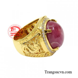 Từ đó người thợ hoàn kim đã chế tạo ra chiếc nhẫn vô cùng ấn tượng mang đến nét sang trọng cho nam giới.