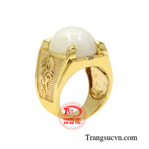 Nhẫn nam saphir mạnh mẽ hiện đang là sản phẩm mới phù hợp với xu hướng trang sức hiện nay.