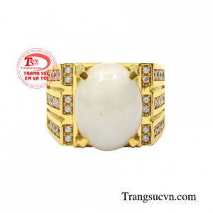 Đá saphir là viên đá quý rất được khách hàng ưa chuộng bởi nó không chỉ mang vẻ đẹp mà còn đem lại nhiều may mắn đến cho chủ sở hữu.