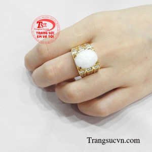 Nhẫn nam saphir thời trang chất lượng.