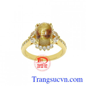 Người ta tin rằng, đem theo thạch anh tóc bên mình giúp thu hút tài lộc, vượng khí, cát tường.