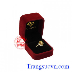 Nhẫn nữ thạch anh tóc thanh lịch tinh tế.