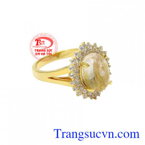 Nhẫn nữ thạch anh tóc tinh tế đẹp mắt.