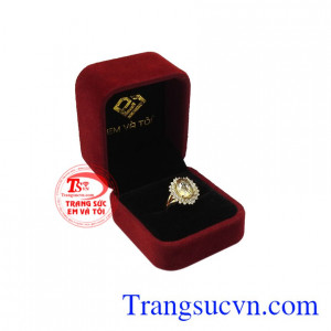 Nhẫn nữ thạch anh tóc tinh tế thiên nhiên.