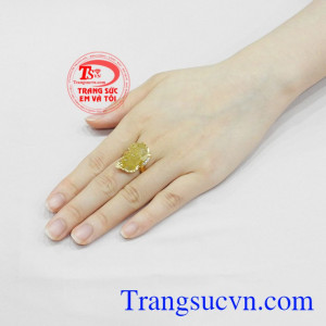 Nhẫn vàng nữ tỳ hưu may mắn đẹp.
