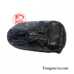 Người ta tin rằng khi đeo Phật Bà bên người sẽ giúp chủ nhân luôn gặp nhiều may mắn, bình an và hạnh phúc trong cuộc sống