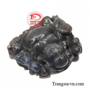 Với hình ảnh này, Phật Di Lặc luôn được coi là biểu trưng của sự no ấm, đủ đầy và một cuộc sống tươi vui