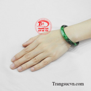 Vòng ngọc cẩm thạch cát tường