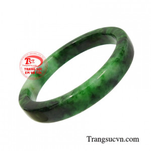 Ngọc cẩm thạch có tác dụng giúp điều hòa khí huyết, làm giảm căng thẳng tạo sự thoải mái, vui tươi cho người dùng.