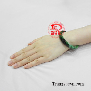 Vòng ngọc cẩm thạch hưng thịnh