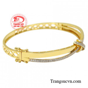 Chiếc vòng tay này sẽ giúp phái đẹp trông hiện đại và nổi bật hơn trước đám đông.