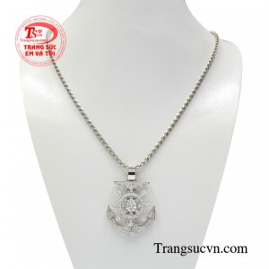 Bộ mặt dây nam vàng trắng là sự kết hợp nam tính giữa mặt dây chuyền mỏ neo độc đáo và dây chuyền vàng trắng Italy.