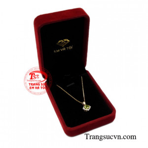 Bộ mặt dây peridot tinh tế chất lượng.