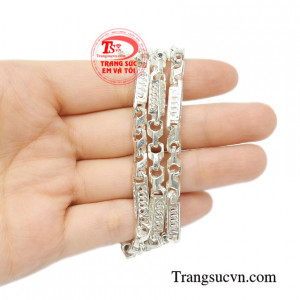 Dây chuyền bạc nam thời thượng lịch lãm.