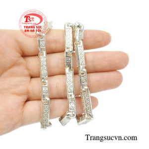 Dây chuyền bạc phái mạnh thành đạt khỏe khoắn.