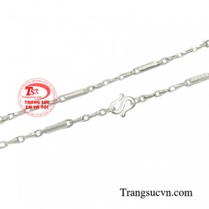 Nhờ những công dụng tuyệt vời đó mà các bé có thể thỏa sức vui chơi cùng bạn bè.