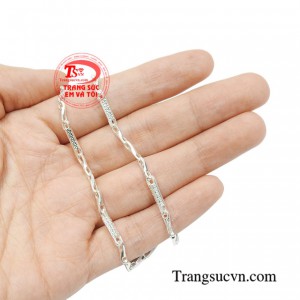 Dây chuyền bạc thời trang cho bé thanh toán an toàn.