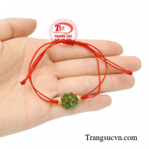 Ngọc nephrite hay còn được gọi là đá ngọc bích được nhiều người biết đến với những công dụng tuyệt vời trong phong thủy và sức khỏe.