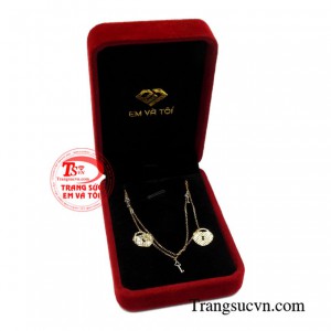 Lắc chân chìa khóa vàng tình yêu tinh tế.