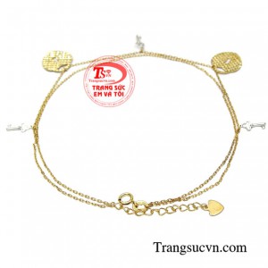 Lắc chân chìa khóa vàng tình yêu phù hợp với mọi lứa tuổi.