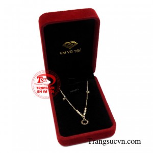 Lắc chân nữ tinh tế xinh xắn.