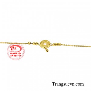 Lắc chân vàng nữ hạnh phúc phù hợp với nhiều kiểu trang phục, mọi lứa tuổi.