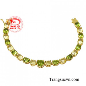 Lắc tay nữ đá quý sang trọng món quà tặng hợp phong thủy dành cho người thân thương.