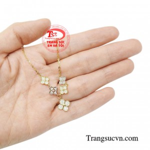 Lắc tay nữ vàng xu hướng thanh toán an toàn.