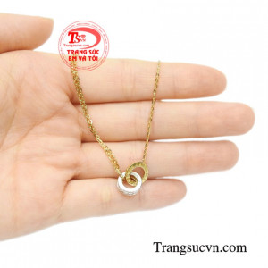 Lắc tay vàng thanh lịch xinh xắn.