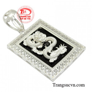 Không chỉ mang đến vẻ thời trang cho phái mạnh mà còn giúp bảo vệ sức khỏe cho người đeo.