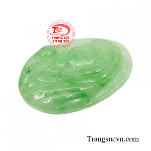 Sản phẩm thường được bọc vàng hoặc bạc làm mặt dây chuyền