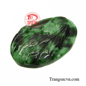 Đức mẹ là hiện thân của tình thương và sự thánh thiện, luôn ban điều tốt lành đến với con người