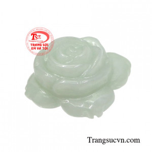 Người xưa quan niệm rằng ngọc cẩm thạch có thể mang đến cho người đeo sự may mắn, sức khoẻ và tài lộc