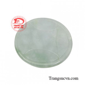 Mặt ngọc phù hợp bọc vàng hoặc bạc làm mặt dây chuyền sang trọng và tinh tế
