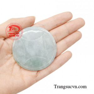 Mặt ngọc jadeite tài lộc may mắn là món quà ý nghĩa cho người bạn yêu thương