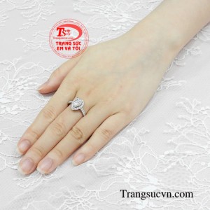 Nhẫn nữ vàng trắng moisanite tinh tế