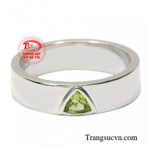 Chiếc nhẫn này vừa mang đến vẻ đẹp thời trang mà còn đem lại nhiều vận may cho người đeo.