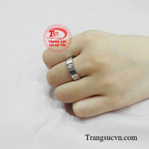Nhẫn vàng trắng moissanite