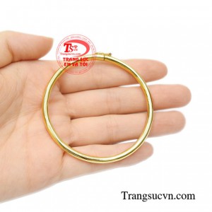 Vòng tay vàng dễ thương tinh tế.