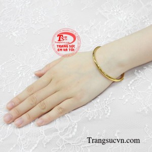 Vòng tay vàng dễ thương