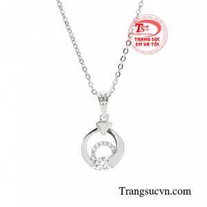 Bộ mặt dây vàng trắng thanh tú nhận đặt chế tác theo yêu cầu.
