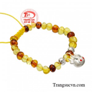 Vì vậy sản phẩm được rất nhiều người lựa chọn như một lá bùa hộ mệnh cho bé yêu.