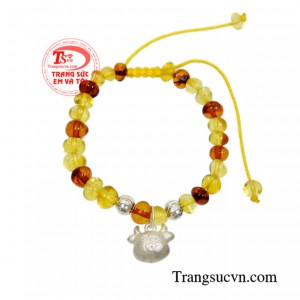 Chuỗi tay amber an lành cho bé phong thủy.