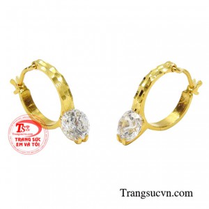 Hoa tai nữ vàng tây thanh lịch là món quà hoàn hảo để dành tặng cho người con gái của bạn.