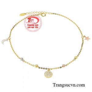 Lắc chân vàng tây thanh lịch với sự kết hợp của vàng trắng, vàng hồng và vàng màu tạo nên một chiếc lắc chân hợp xu hướng được nhiều người yêu thích.