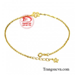 Chiếc lắc chân vàng tây này tôn lên nét xinh yêu và đầy duyên dáng đến cho các cô gái.