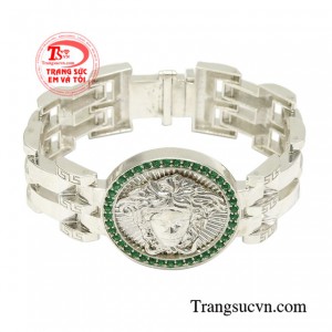 Sản phẩm giúp phái mạnh mang đến vẻ lịch lãm và đầy thời trang, phù hợp với nhiều kiểu trang phục.